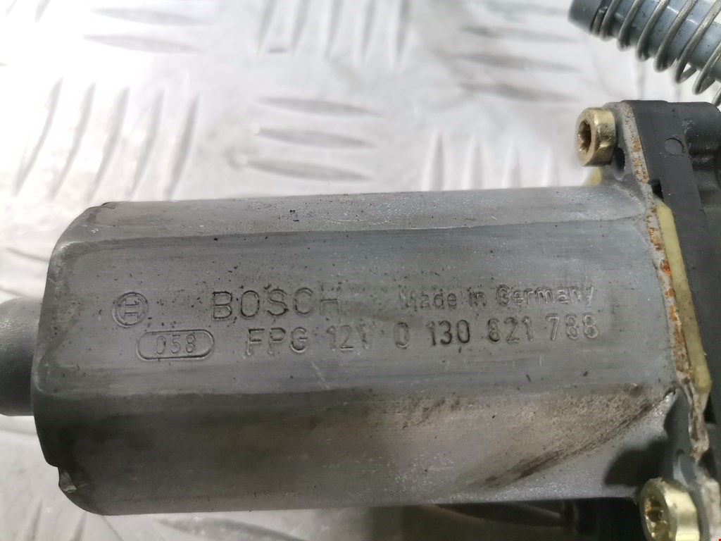 Стеклоподъемник задний правый MITSUBISHI Carisma 1995-1999