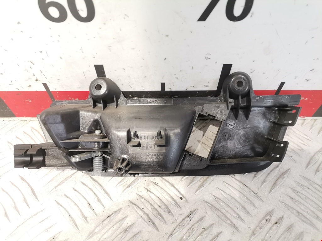 Ручка дверная передняя внутренняя правая AUDI A4 B7 2004-2007