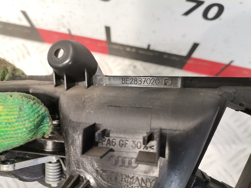Ручка дверная передняя внутренняя правая AUDI A4 B7 2004-2007