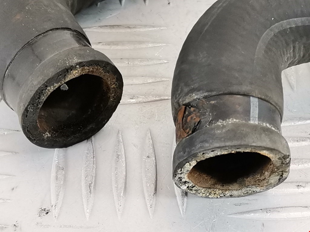 Патрубок RENAULT Trafic I 1980-2001