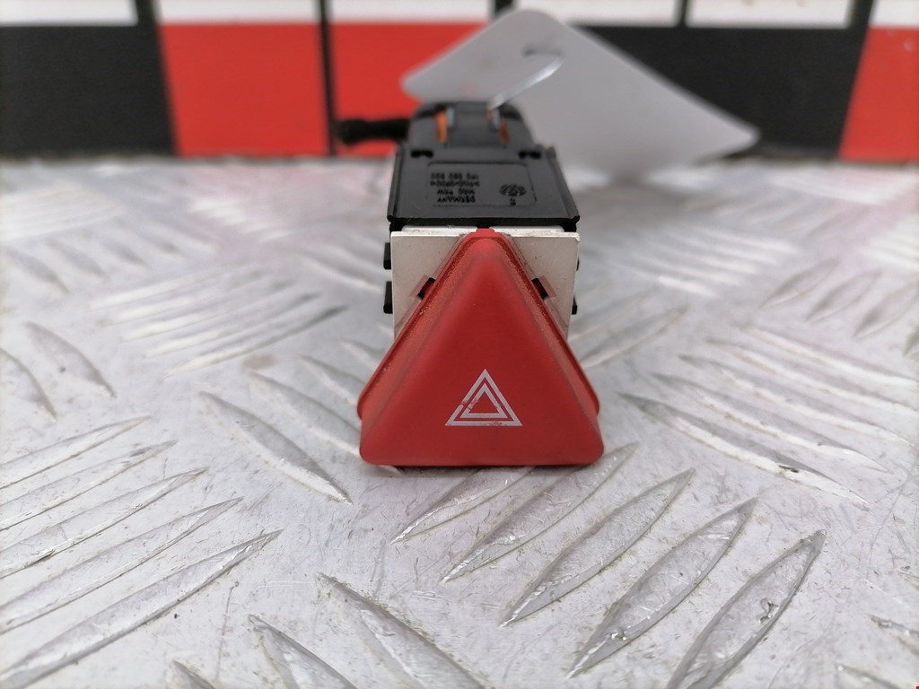 Кнопка аварийной сигнализации (аварийки) VOLKSWAGEN Golf V 2003-2009