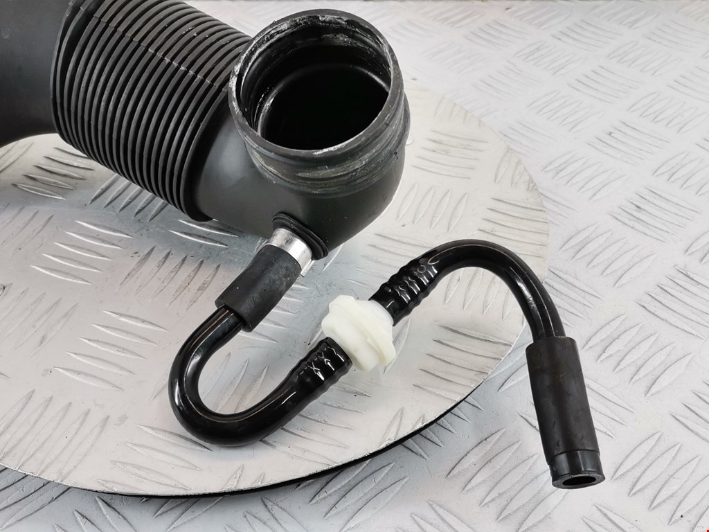 Патрубок воздушного фильтра VOLKSWAGEN Fox 2005-2011