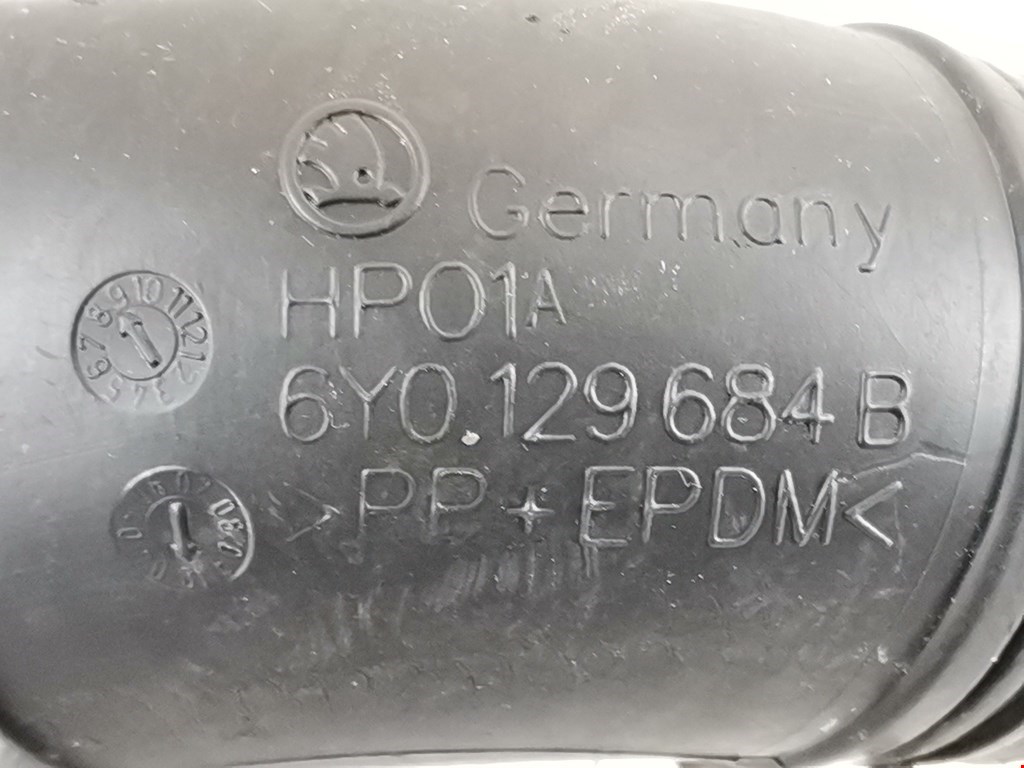 Патрубок воздушного фильтра VOLKSWAGEN Fox 2005-2011