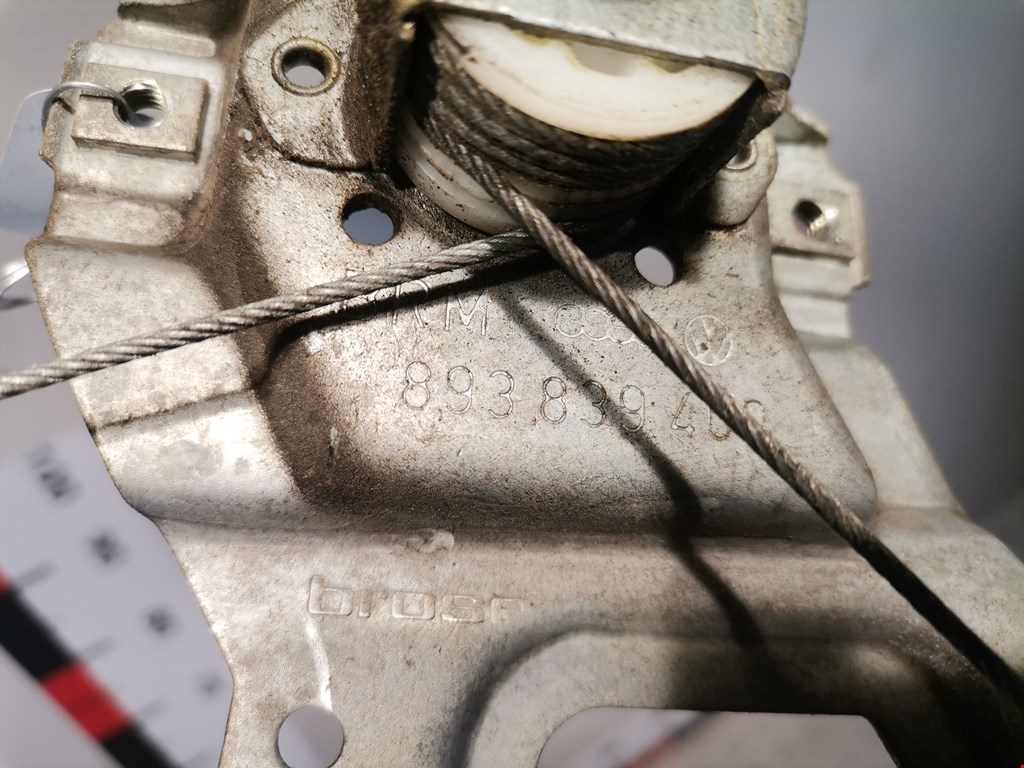 Стеклоподъемник задний правый AUDI 80 B3 1986-1991