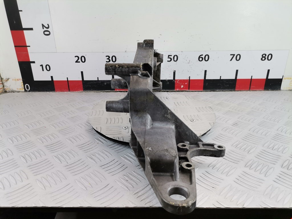 Кронштейн генератора VOLVO V70 II 2000-2007