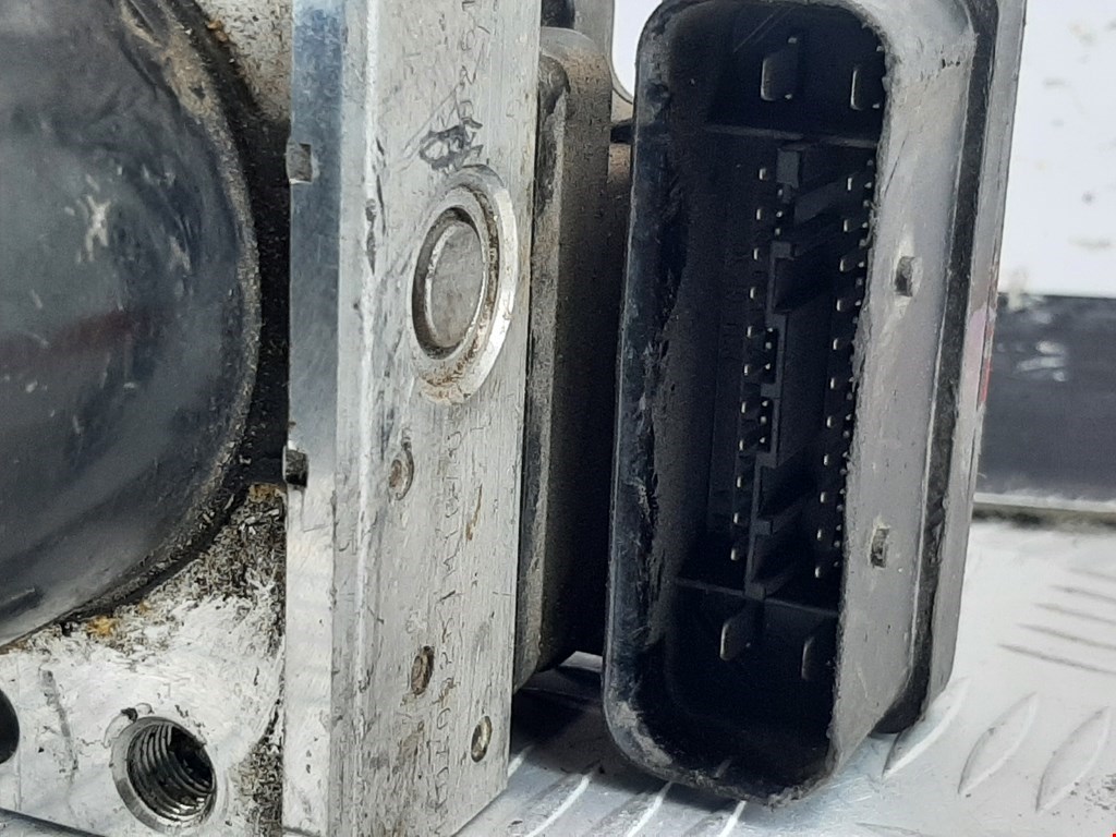 Блок ABS (насос) SUZUKI Alto HA25 2008-2014