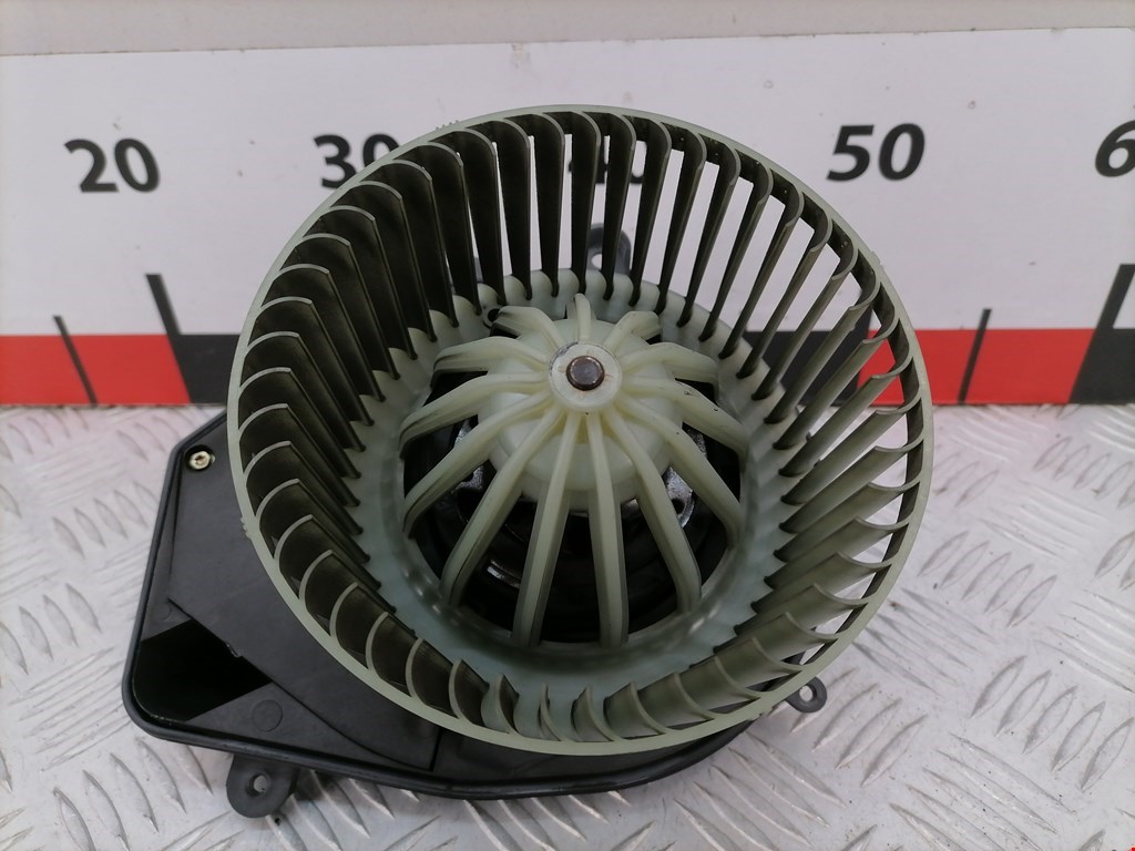 Моторчик (мотор) отопителя салона VOLKSWAGEN Passat B5 1997-2005