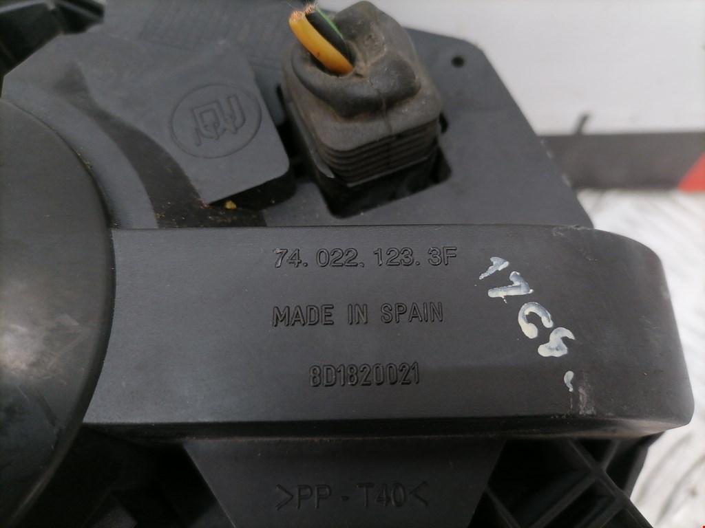 Моторчик (мотор) отопителя салона VOLKSWAGEN Passat B5 1997-2005