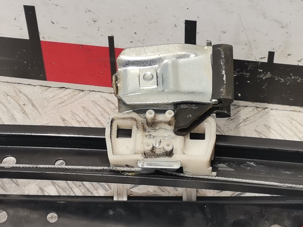 Стеклоподъемник задний левый SEAT Alhambra 1996-2010