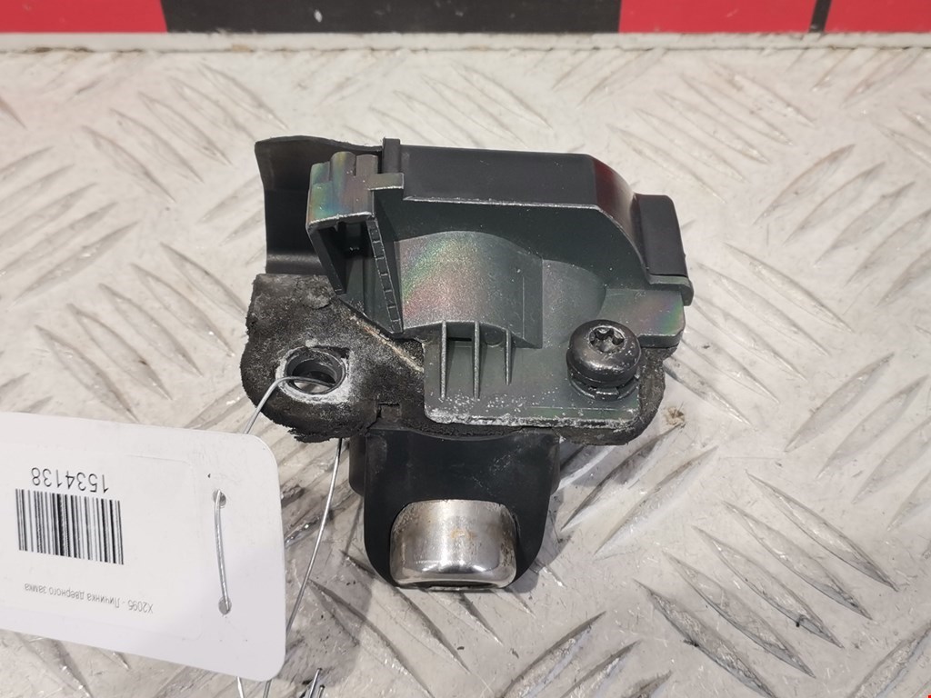 Вставка замка багажника BMW 7er 7 серия E65/E66 2001-2008