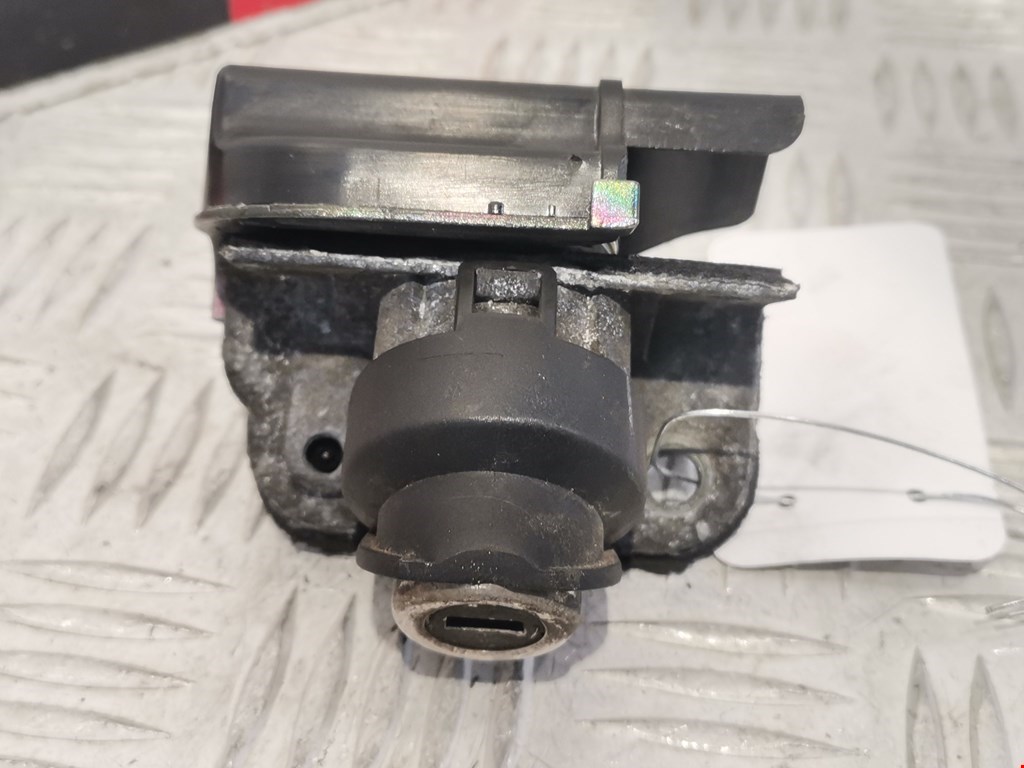 Вставка замка багажника BMW 7er 7 серия E65/E66 2001-2008