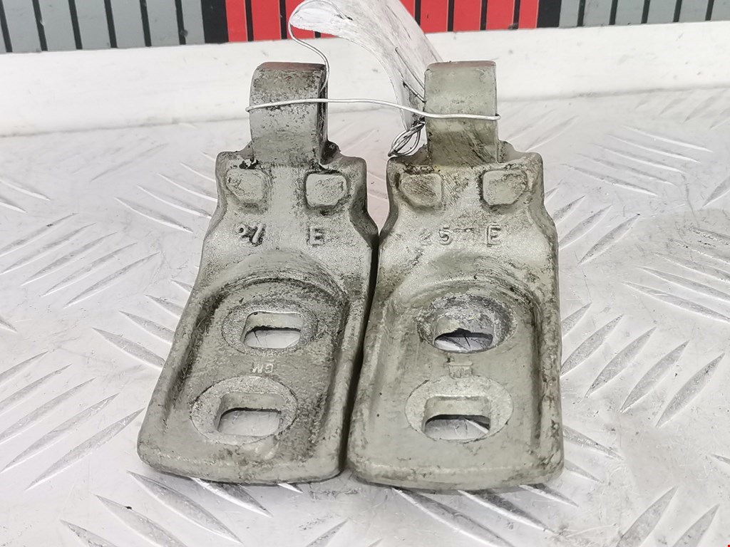 Петля двери передней левой Opel Vectra C (2002-2008)