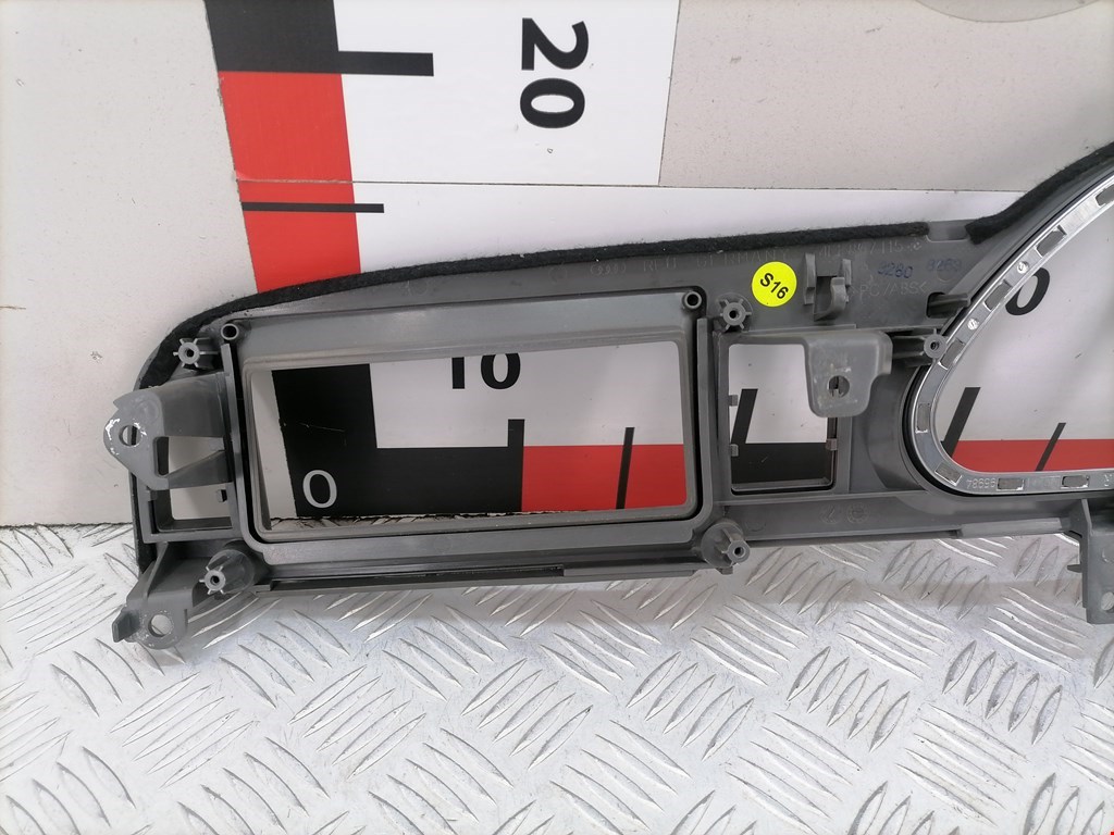 Накладка декоративная AUDI A6 C6 2004-2010