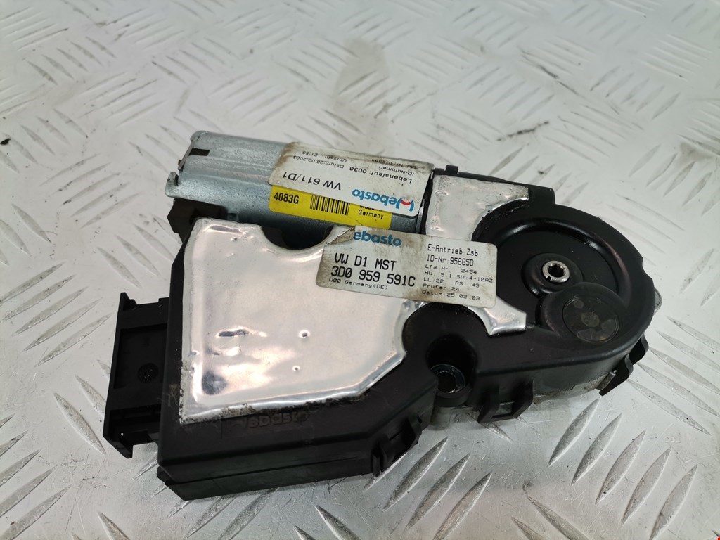 Моторчик люка (мотор двигатель электролюка) VOLKSWAGEN Phaeton 2002-2016