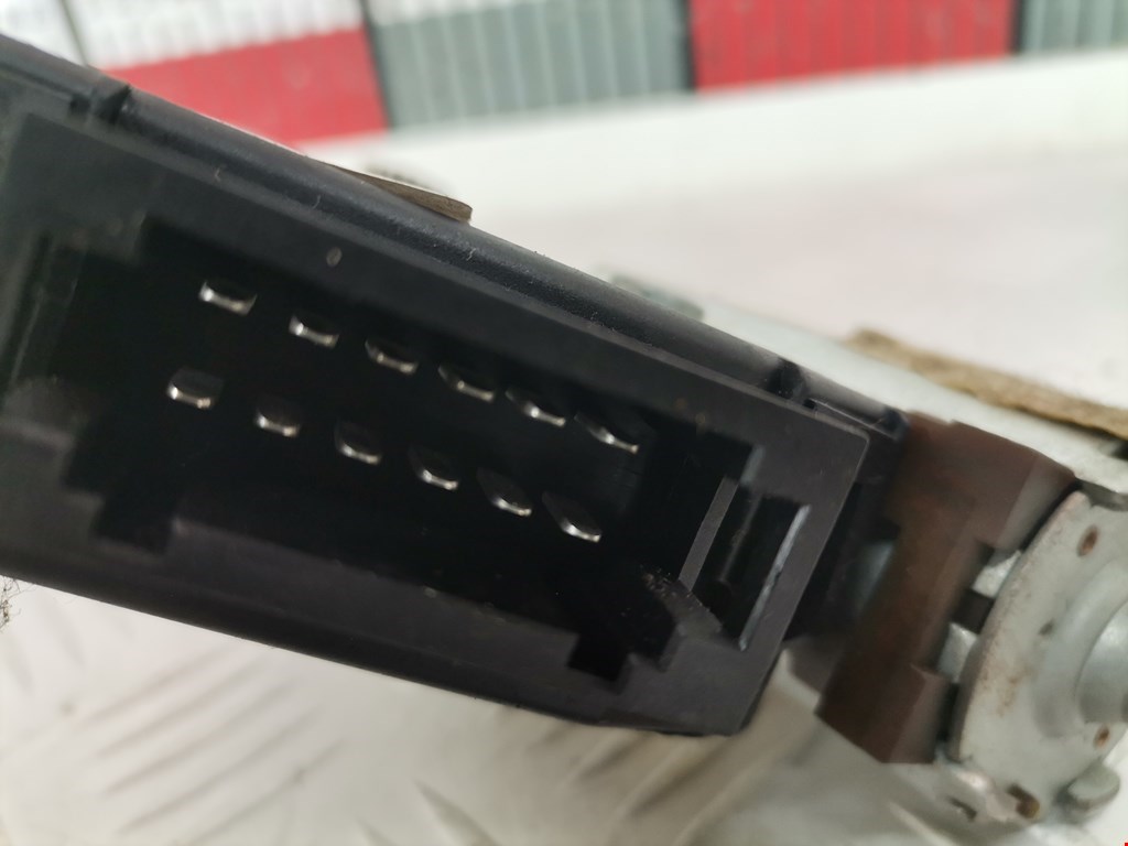 Моторчик люка (мотор двигатель электролюка) VOLKSWAGEN Phaeton 2002-2016