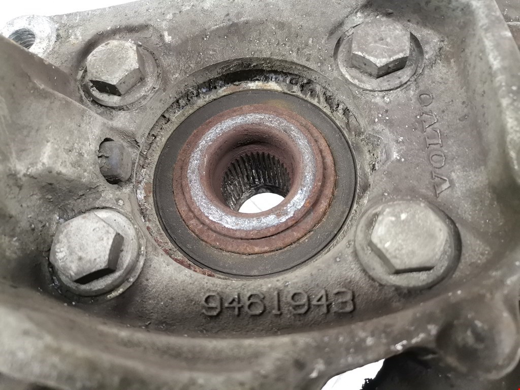 Ступица передняя левая VOLVO V70 II 2000-2007