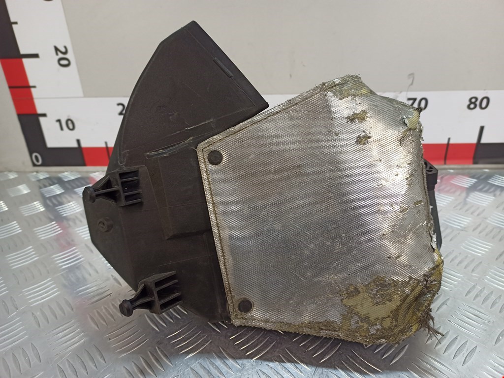 Корпус воздушного фильтра VOLKSWAGEN Phaeton 2002-2016