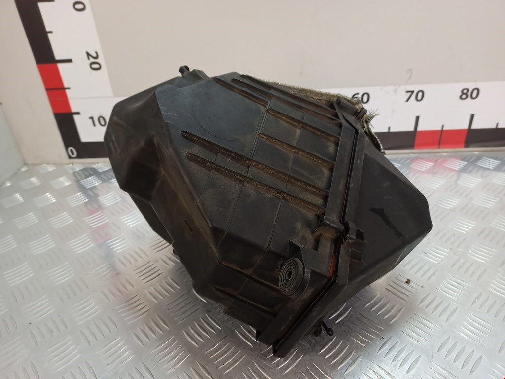 Корпус воздушного фильтра VOLKSWAGEN Phaeton 2002-2016