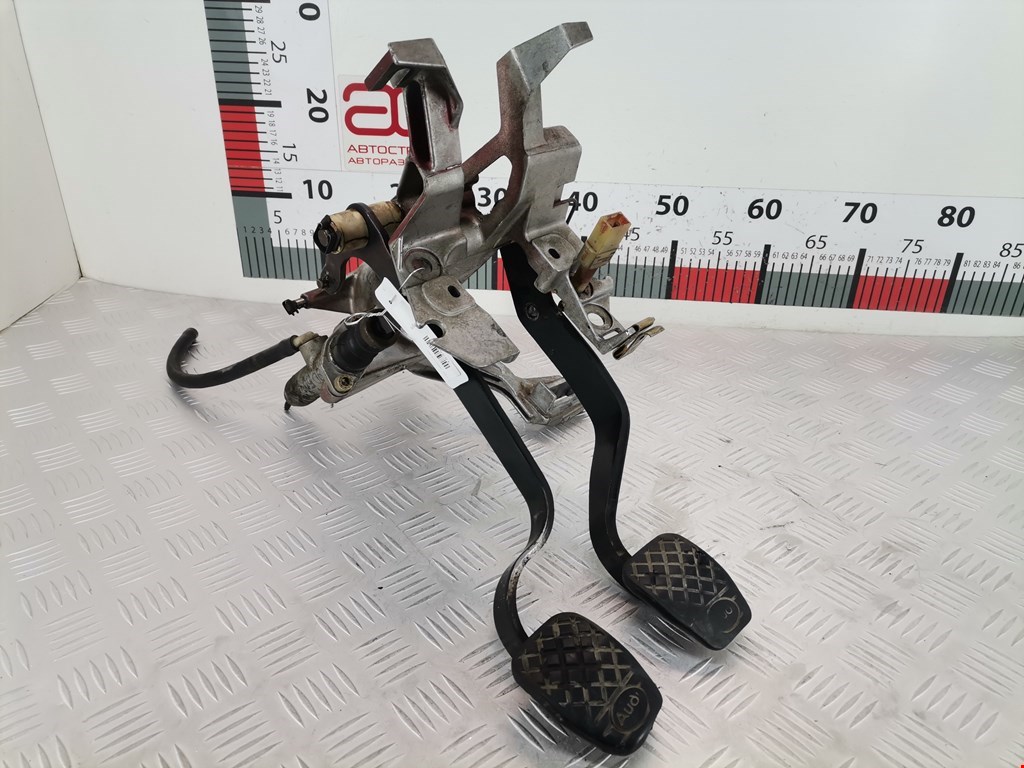 Блок педалей (педальный узел) AUDI 80 B3 1986-1991