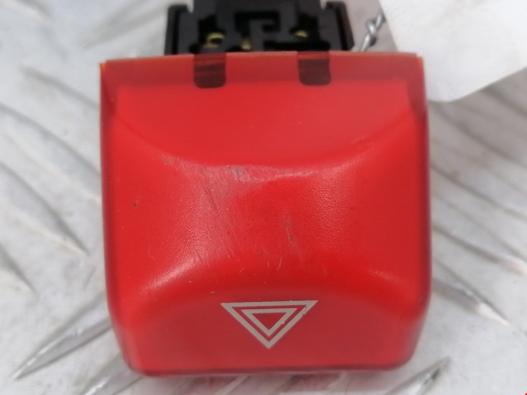 Кнопка аварийной сигнализации (аварийки) NISSAN Micra K12 2003-2010