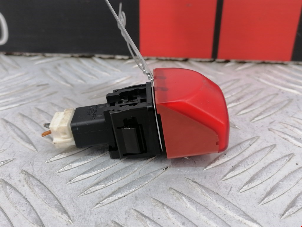 Кнопка аварийной сигнализации (аварийки) NISSAN Micra K12 2003-2010