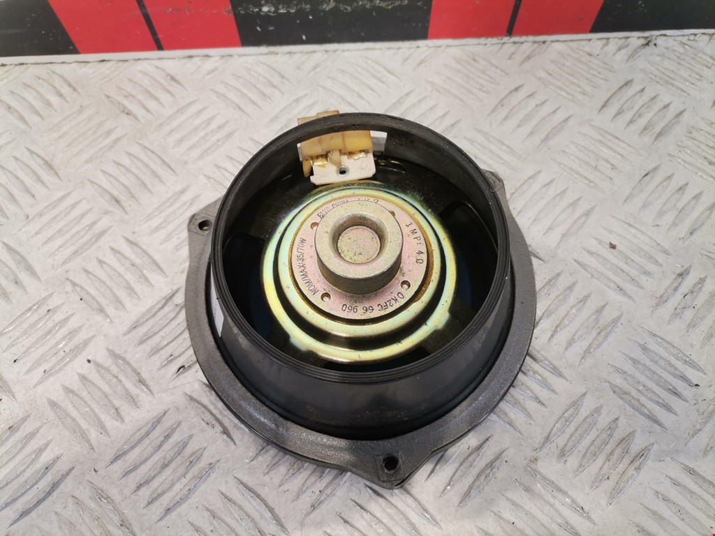 Динамик KIA Carens 1999-2002