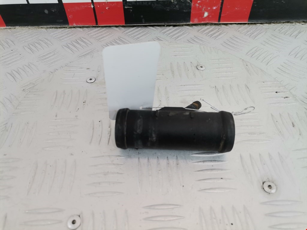 Фланец (штуцер системы охлаждения тройник) Volkswagen Polo 4 (2001-2009)