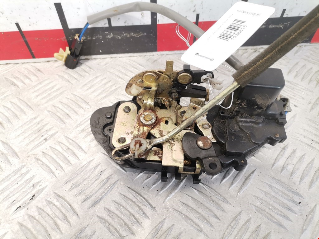 Замок двери передней правой KIA Carens 1999-2002