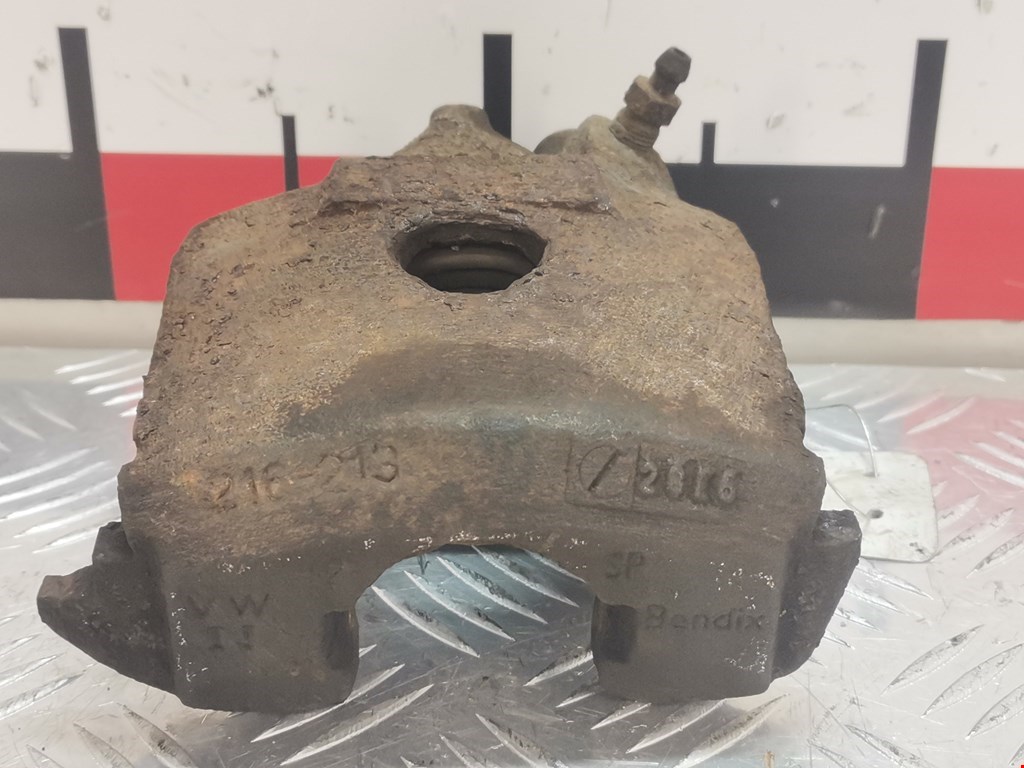 Суппорт передний левый VOLKSWAGEN Polo III 1994-2001