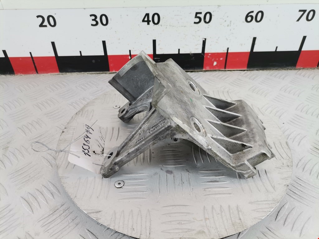 Кронштейн ТНВД Audi A8 D3 (2002-2010)