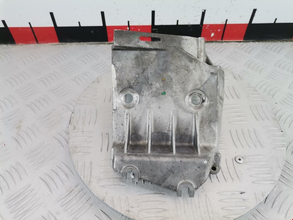 Кронштейн ТНВД AUDI A8 D3 2003-2010