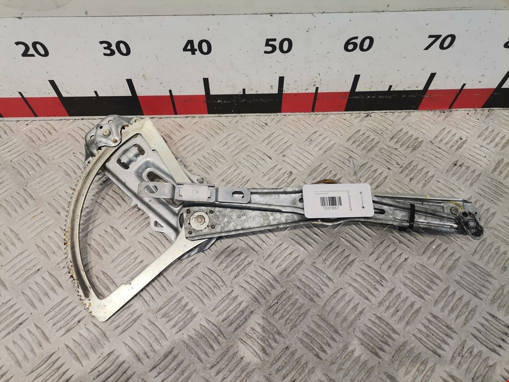 Стеклоподъемник механический двери передней правой Opel Corsa C (2000-2006)