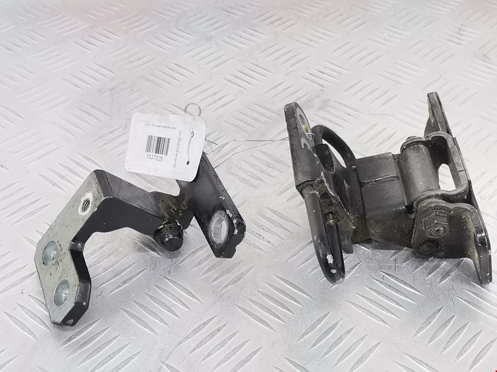 Петля двери передней правой Volkswagen Phaeton (2002-2016)