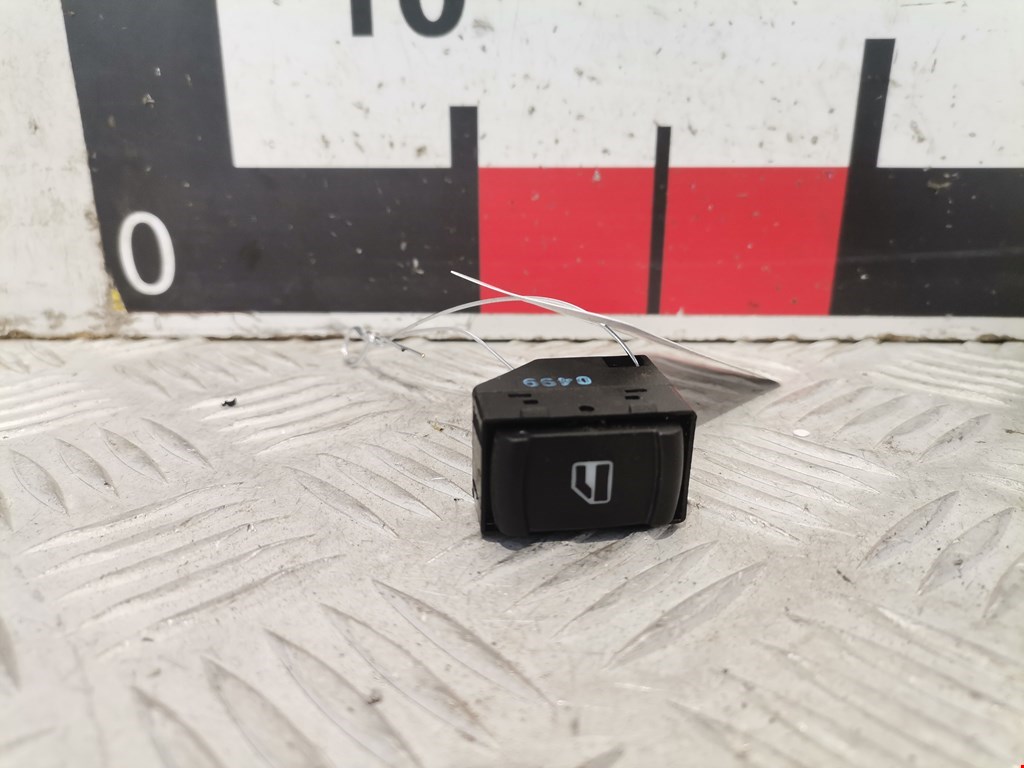 Кнопка стеклоподъемника VOLKSWAGEN Passat B5 1997-2005