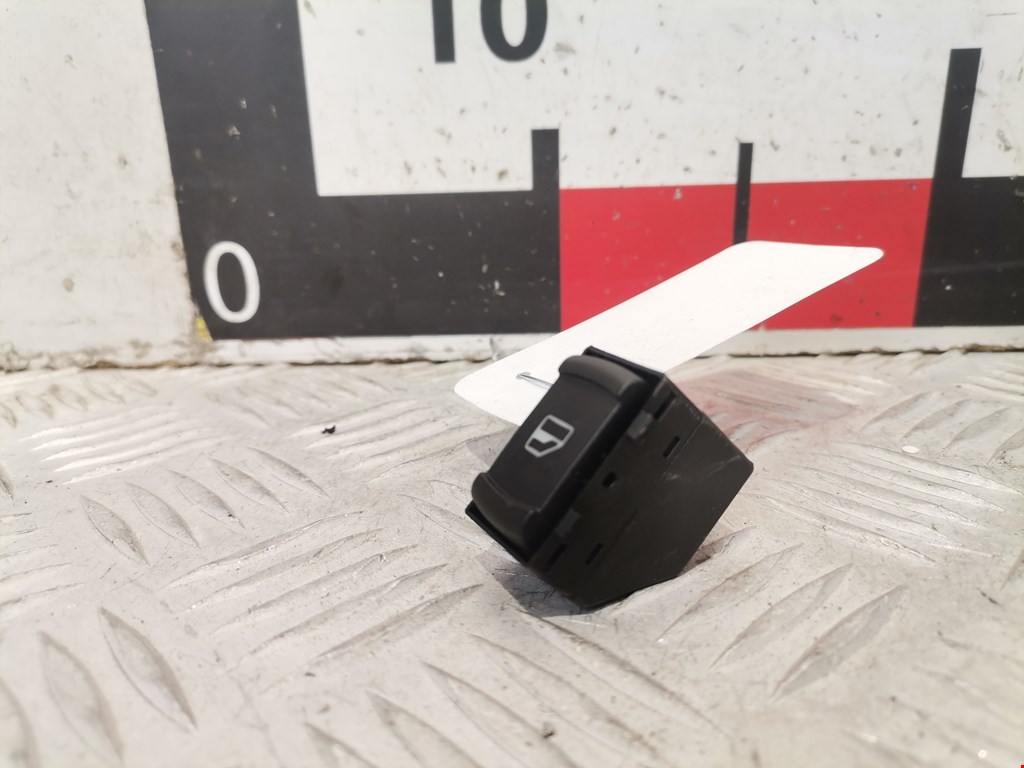 Кнопка стеклоподъемника VOLKSWAGEN Passat B5 1997-2005