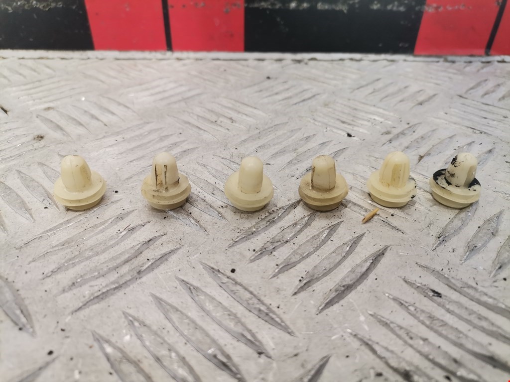 Клипсы SUBARU Legacy 1998-2004