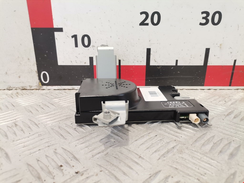 Усилитель антенны AUDI A3 8P 2003-2013