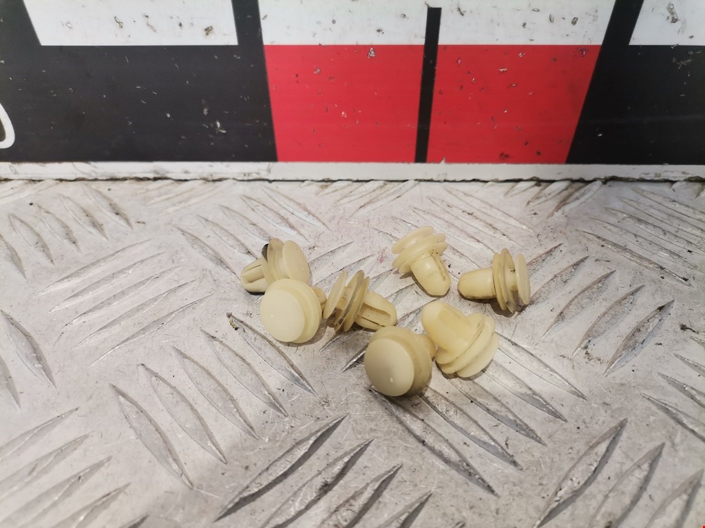 Клипсы SUBARU Legacy 1998-2004