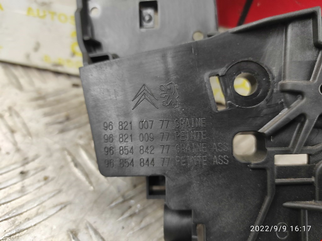 Ручка дверная задняя внутренняя левая CITROEN Berlingo 2008-н.в.