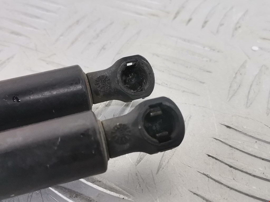 Амортизатор крышки (двери) багажника RENAULT Safrane 1992-2000