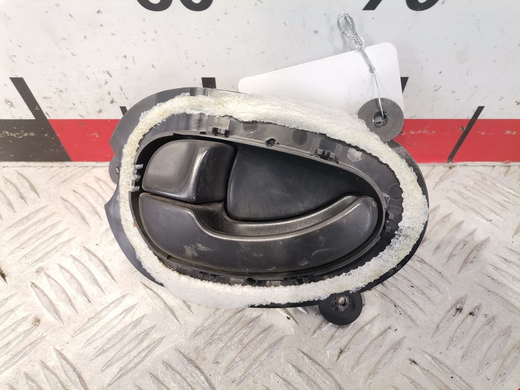 Ручка дверная передняя внутренняя левая PEUGEOT 406 1995-1999