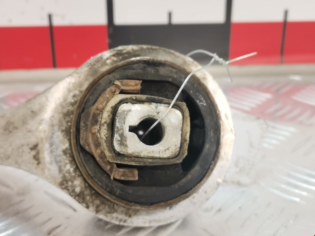 Рычаг передний правый AUDI A4 B5 1995-2001