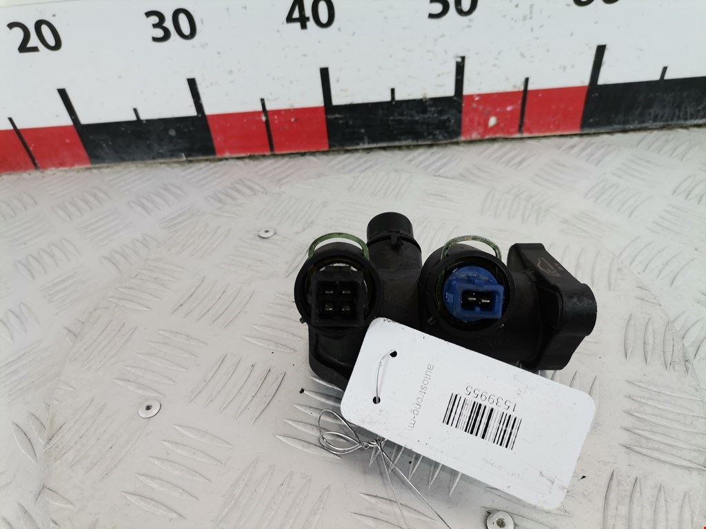 Тройник системы охлаждения AUDI A4 B5 1995-2001