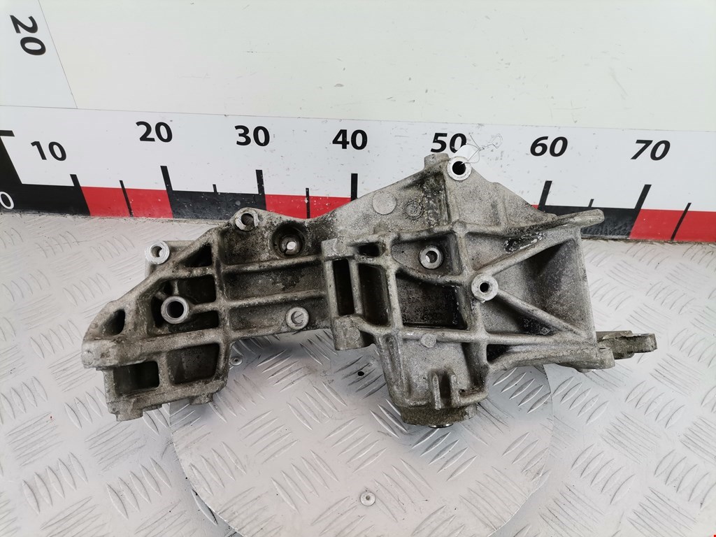 Кронштейн генератора AUDI A4 B5 1995-2001