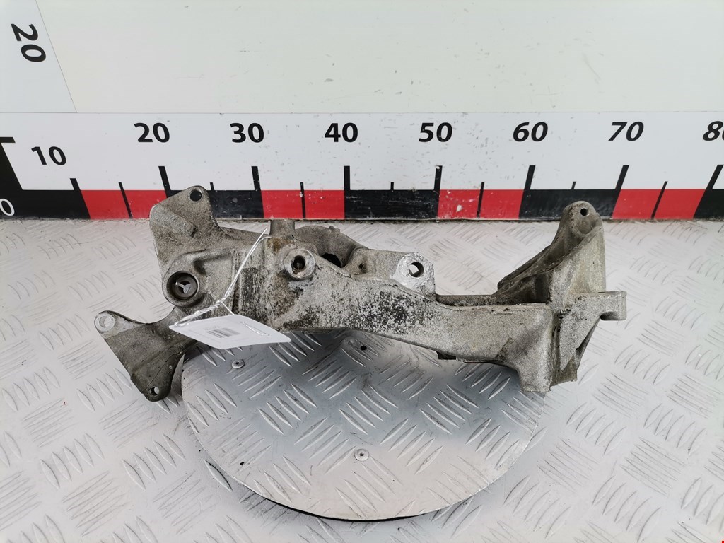 Кронштейн генератора AUDI A4 B5 1995-2001