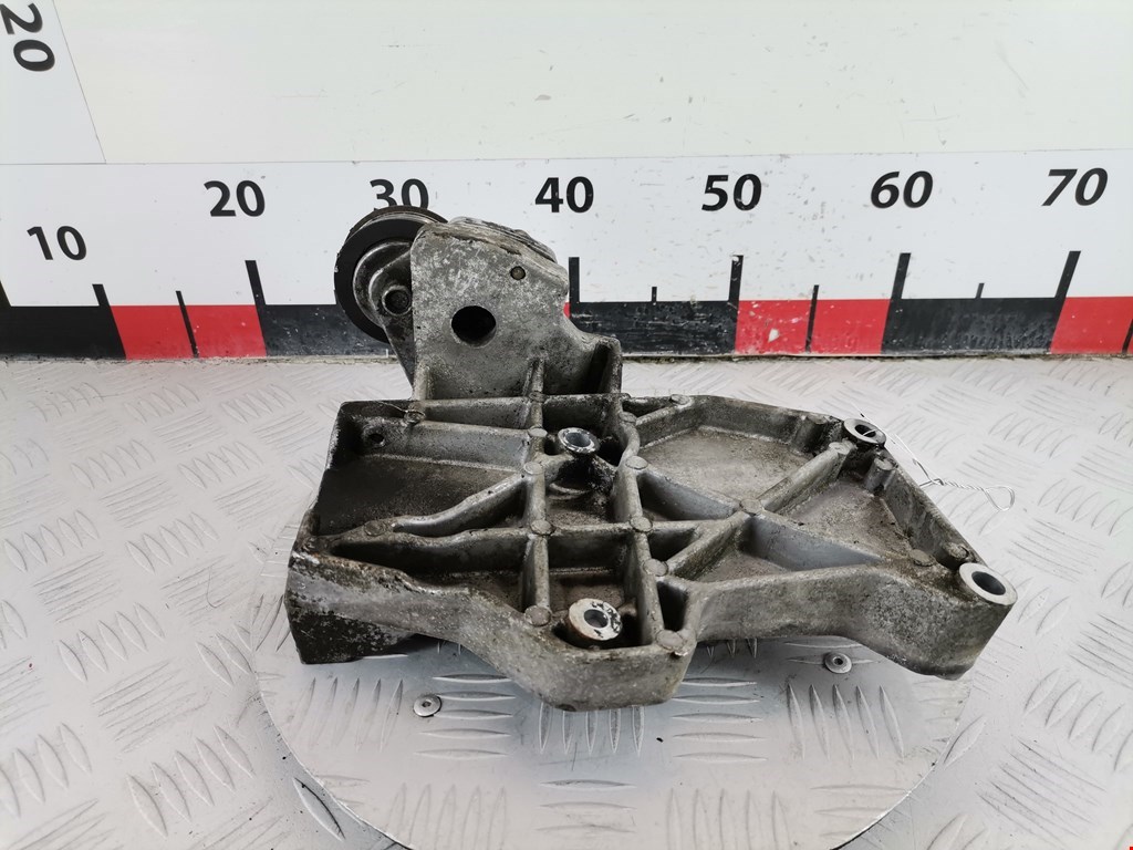 Кронштейн кондиционера AUDI A4 B5 1995-2001