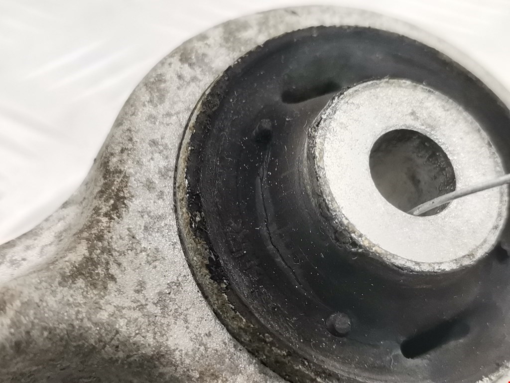 Рычаг передний правый AUDI A4 B6 2001-2005