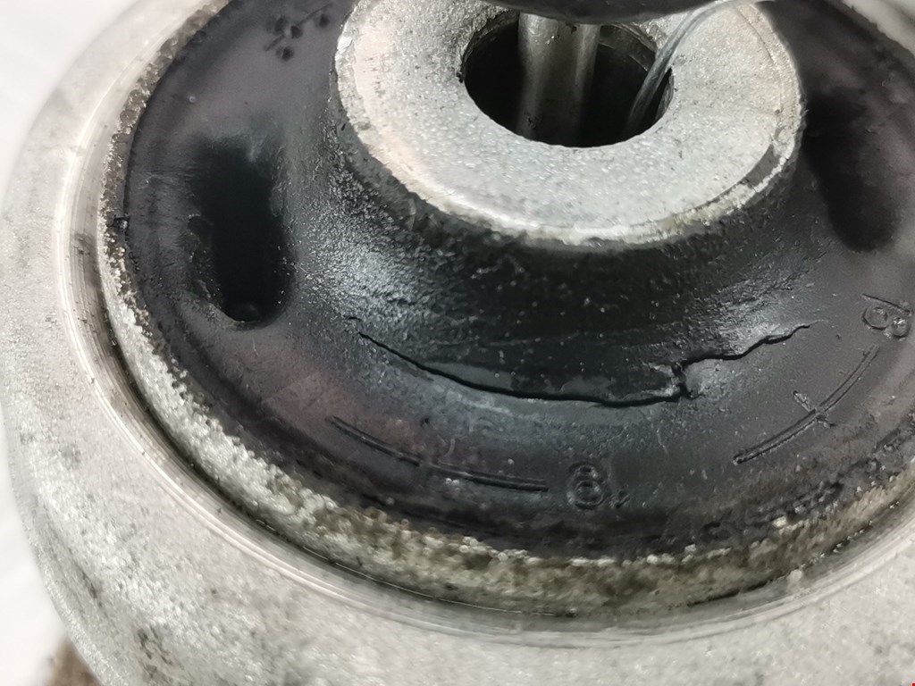 Рычаг передний правый AUDI A4 B6 2001-2005