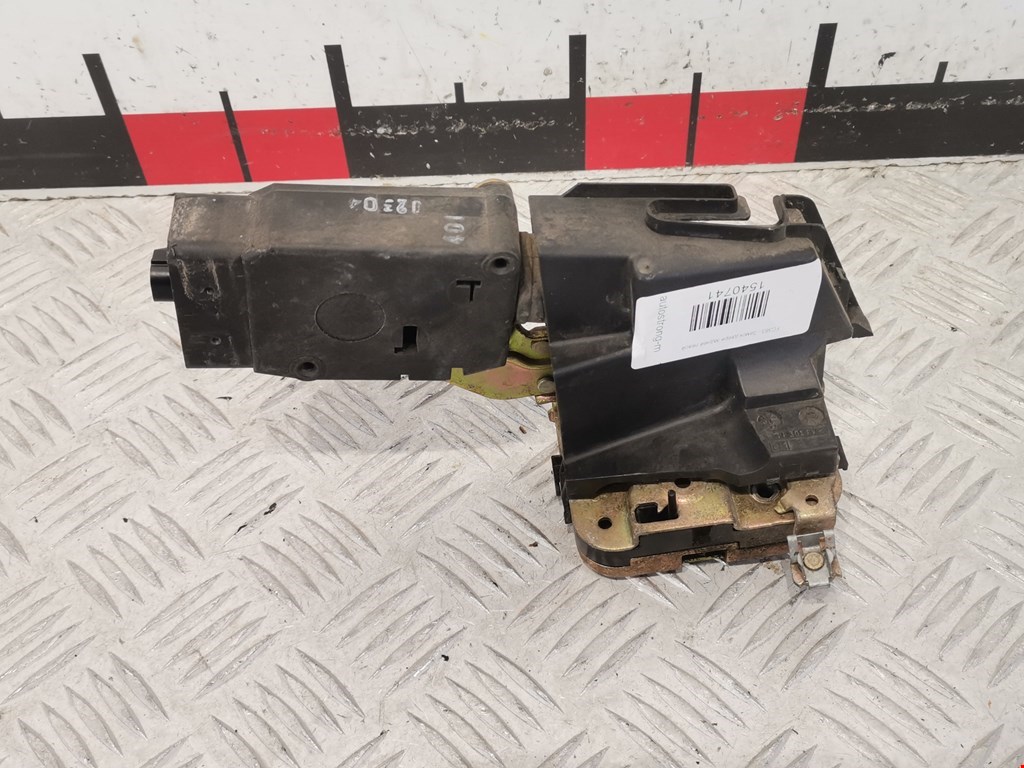 Замок двери задней левой MITSUBISHI Space Star 1999-2006