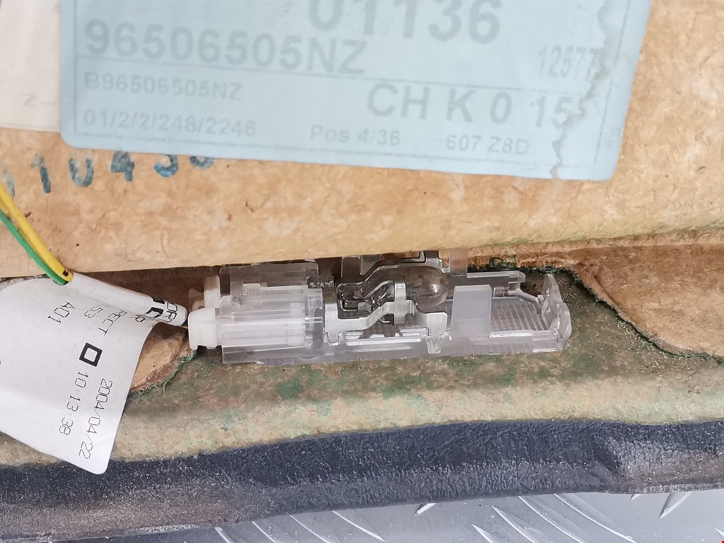 Обшивка двери задняя правая PEUGEOT 607 2000-2010